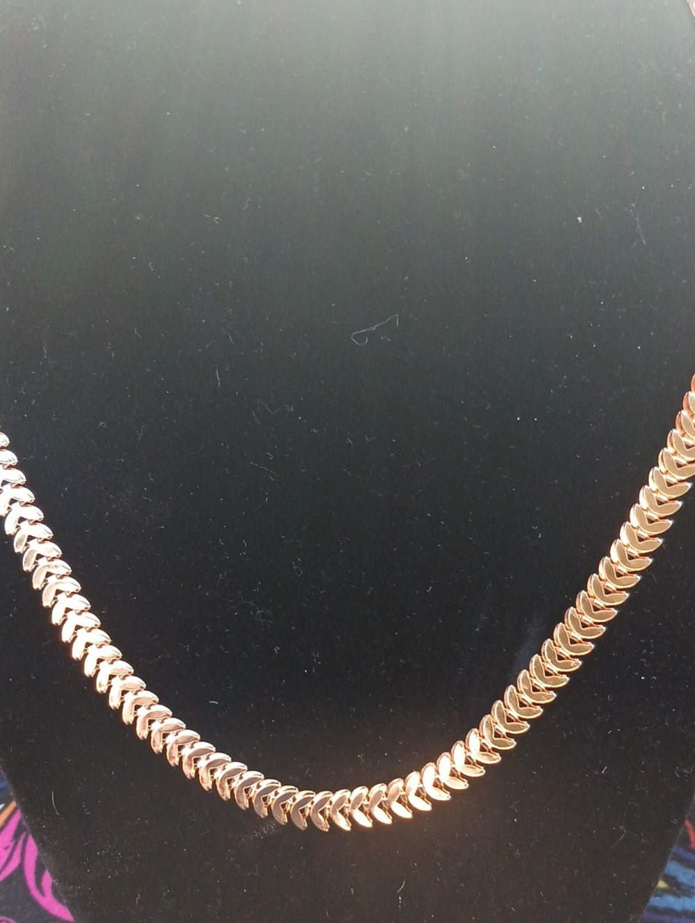 Gold Tone V-Link Women's Necklace